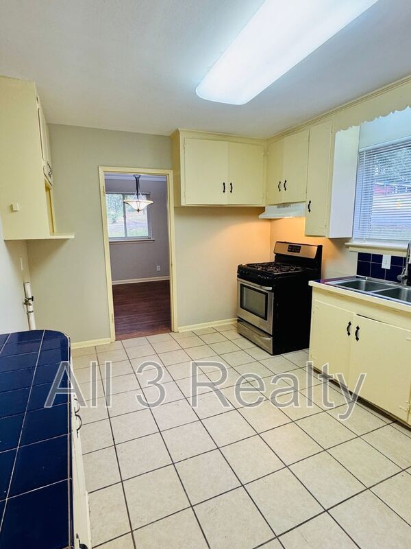 Beyond Perfect 3 bedroom 1 bath !!!! property image