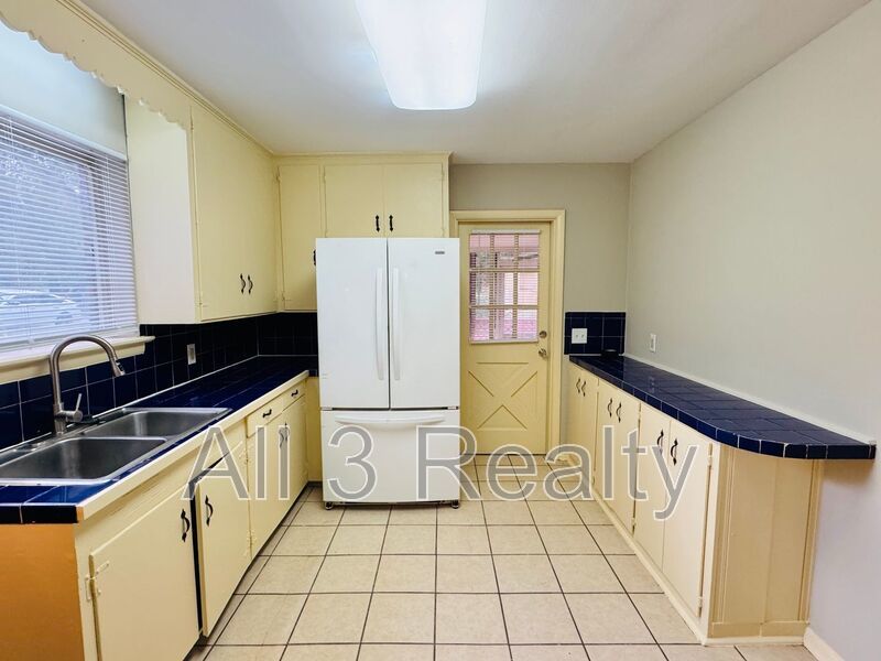 Beyond Perfect 3 bedroom 1 bath !!!! property image