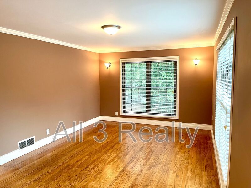 Half off first month's rent with move-in by December 20!!! Welcome to this stunning 4-bedroom, 3.5-bathroom home located in the vibrant community of Smyrna, GA. property image