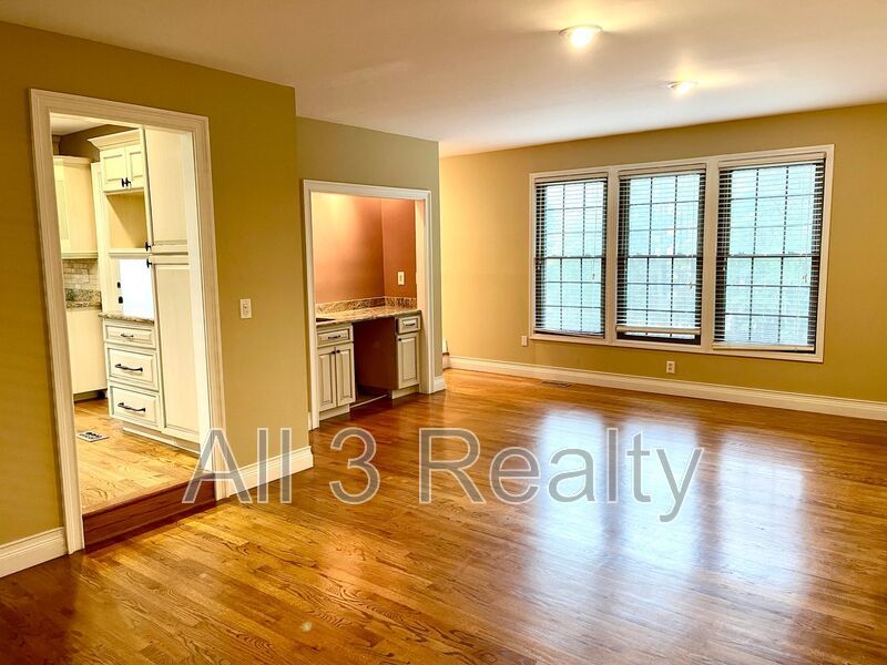 Half off first month's rent with move-in by December 20!!! Welcome to this stunning 4-bedroom, 3.5-bathroom home located in the vibrant community of Smyrna, GA. property image