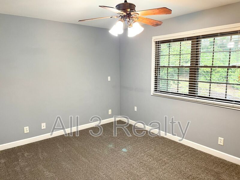 Half off first month's rent with move-in by December 20!!! Welcome to this stunning 4-bedroom, 3.5-bathroom home located in the vibrant community of Smyrna, GA. property image