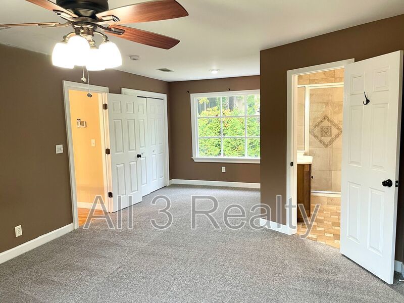 Half off first month's rent with move-in by December 20!!! Welcome to this stunning 4-bedroom, 3.5-bathroom home located in the vibrant community of Smyrna, GA. property image
