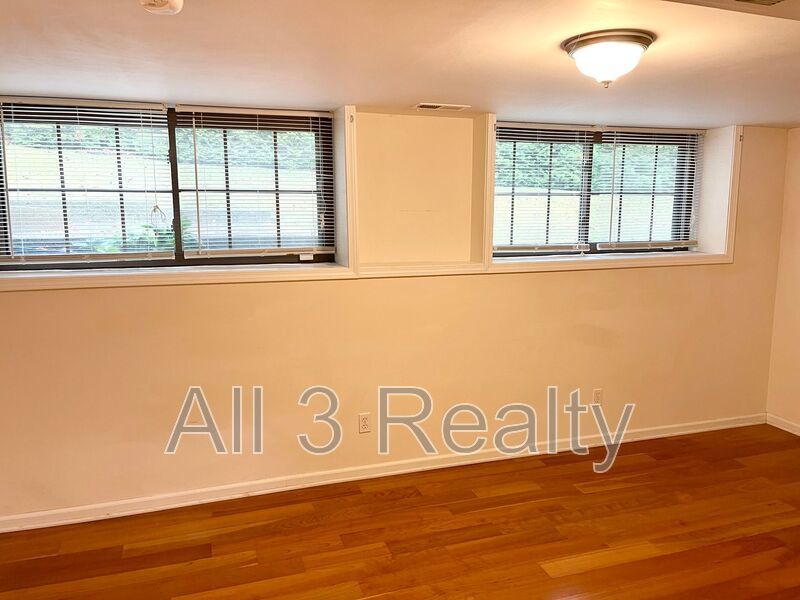 Half off first month's rent with move-in by December 20!!! Welcome to this stunning 4-bedroom, 3.5-bathroom home located in the vibrant community of Smyrna, GA. property image