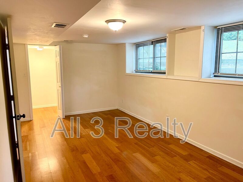 Half off first month's rent with move-in by December 20!!! Welcome to this stunning 4-bedroom, 3.5-bathroom home located in the vibrant community of Smyrna, GA. property image