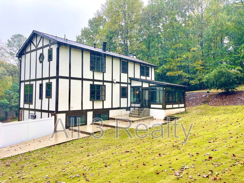 Half off first month's rent with move-in by December 20!!! Welcome to this stunning 4-bedroom, 3.5-bathroom home located in the vibrant community of Smyrna, GA. property image