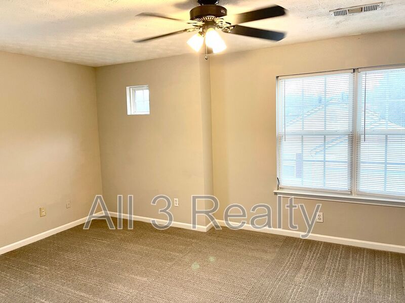 Welcome to this charming 2-bedroom, 2.5-bathroom home located in the vibrant community of Acworth, GA. property image