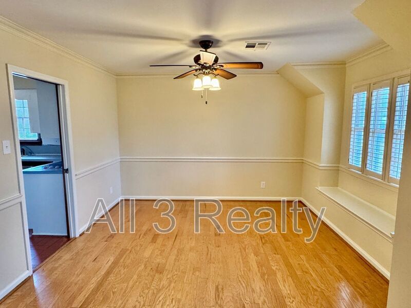 Gorgeous Interiors in this BONUS SPACE + 4 Bedroom  2 Bathroom Home! property image