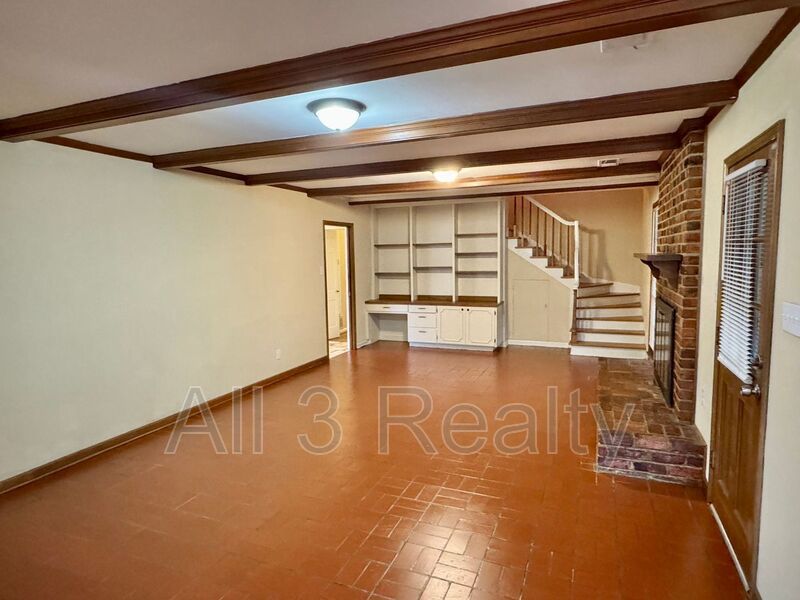 Gorgeous Interiors in this BONUS SPACE + 4 Bedroom  2 Bathroom Home! property image