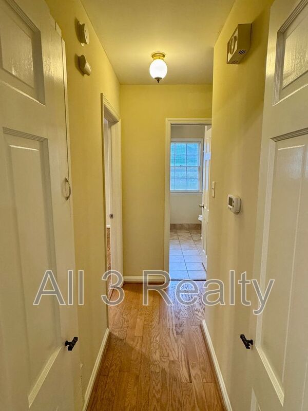 Gorgeous Interiors in this BONUS SPACE + 4 Bedroom  2 Bathroom Home! property image