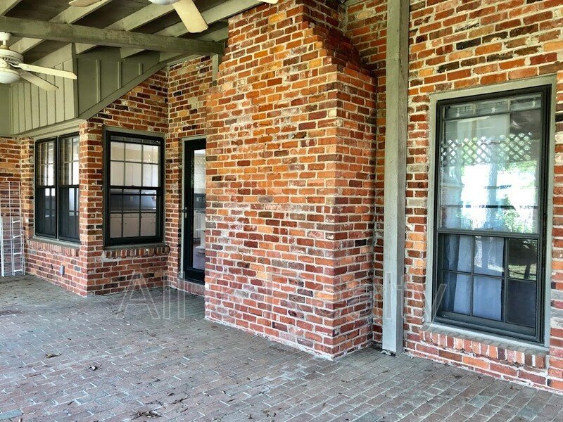 Gorgeous Interiors in this BONUS SPACE + 4 Bedroom  2 Bathroom Home! property image