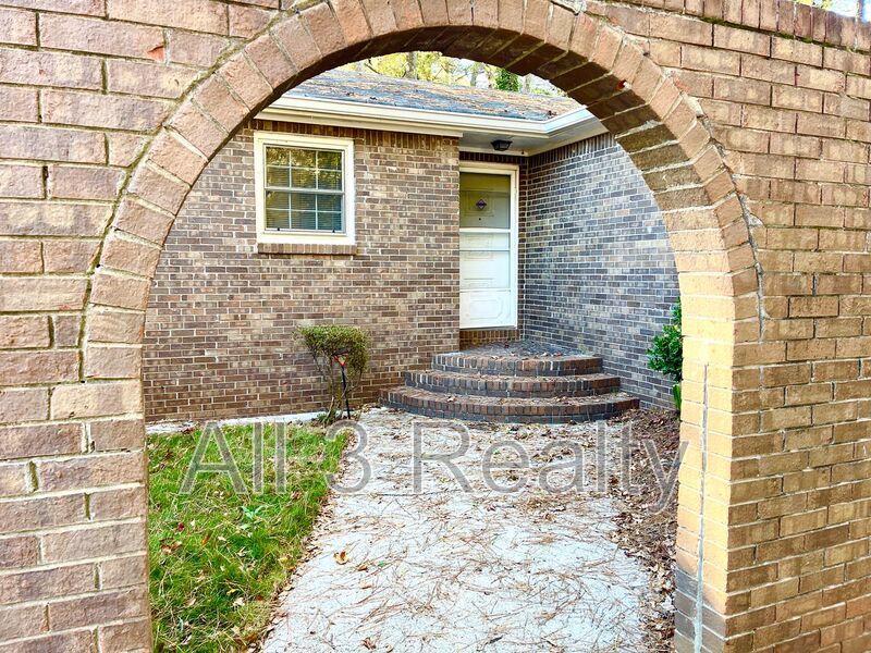 Welcome to this charming 3-bedroom, 1.5-bathroom home located in the vibrant community of Conyers, GA. property image