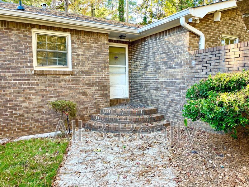 Welcome to this charming 3-bedroom, 1.5-bathroom home located in the vibrant community of Conyers, GA. property image