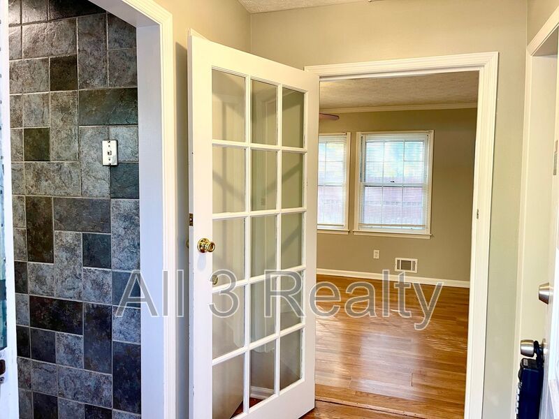 Welcome to this charming 3-bedroom, 1.5-bathroom home located in the vibrant community of Conyers, GA. property image