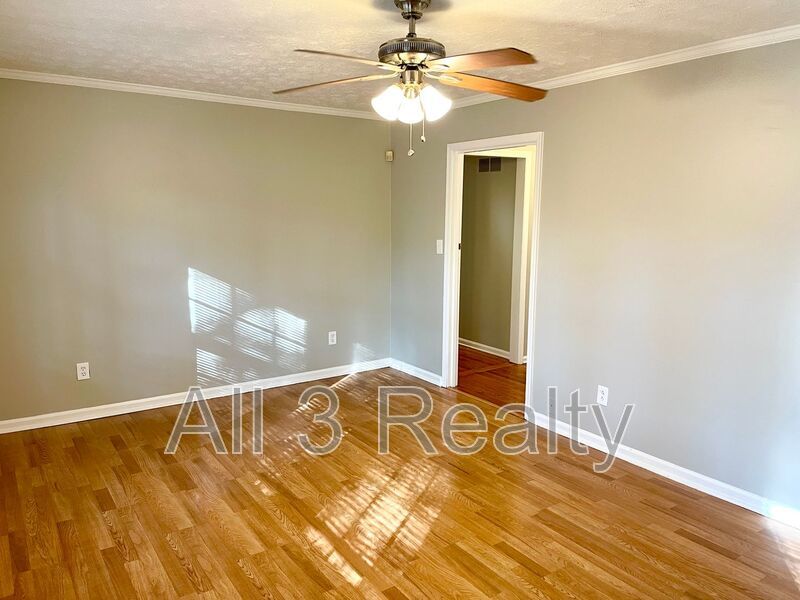 Welcome to this charming 3-bedroom, 1.5-bathroom home located in the vibrant community of Conyers, GA. property image