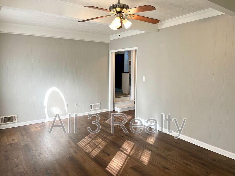 Welcome to this charming 3-bedroom, 1.5-bathroom home located in the vibrant community of Conyers, GA. property image