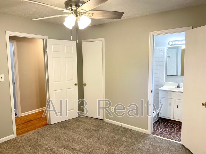 Welcome to this charming 3-bedroom, 1.5-bathroom home located in the vibrant community of Conyers, GA. property image