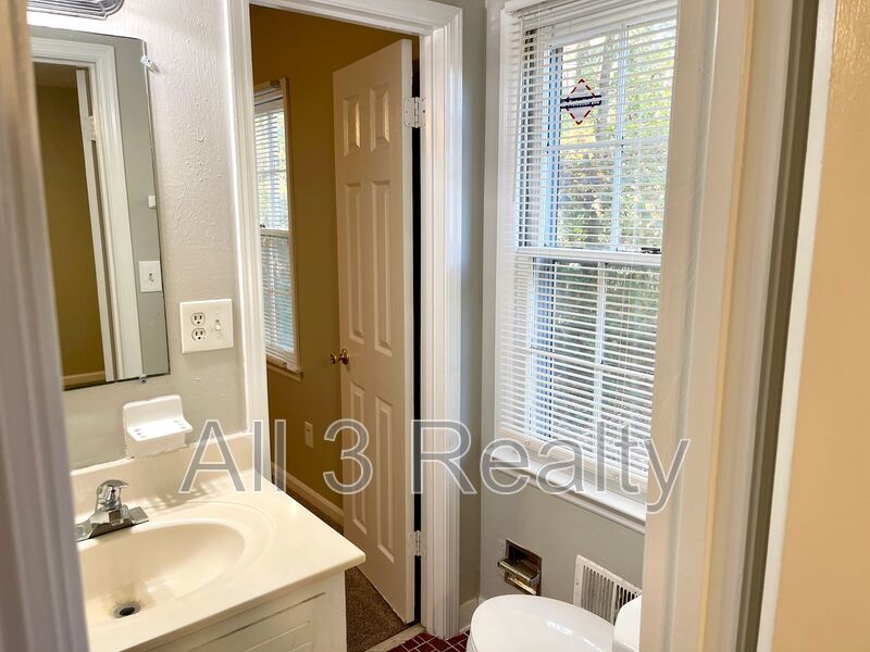 Welcome to this charming 3-bedroom, 1.5-bathroom home located in the vibrant community of Conyers, GA. property image