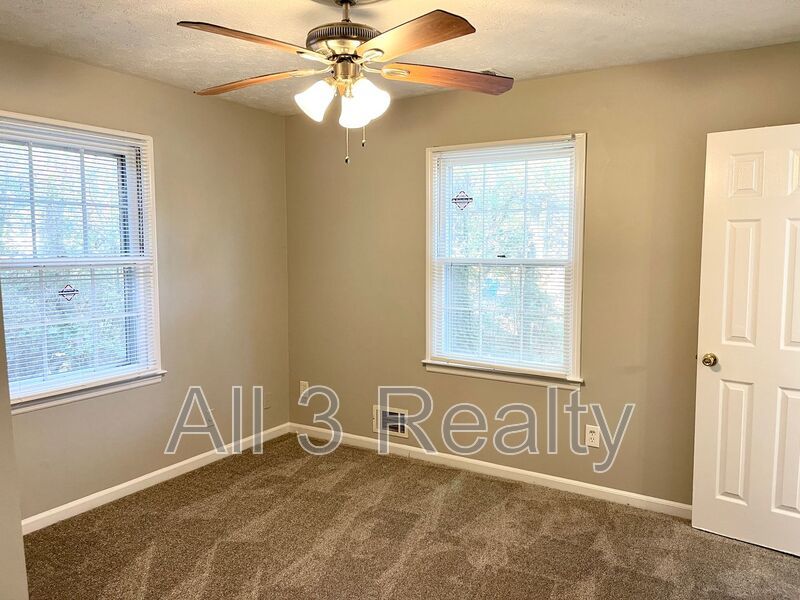 Welcome to this charming 3-bedroom, 1.5-bathroom home located in the vibrant community of Conyers, GA. property image