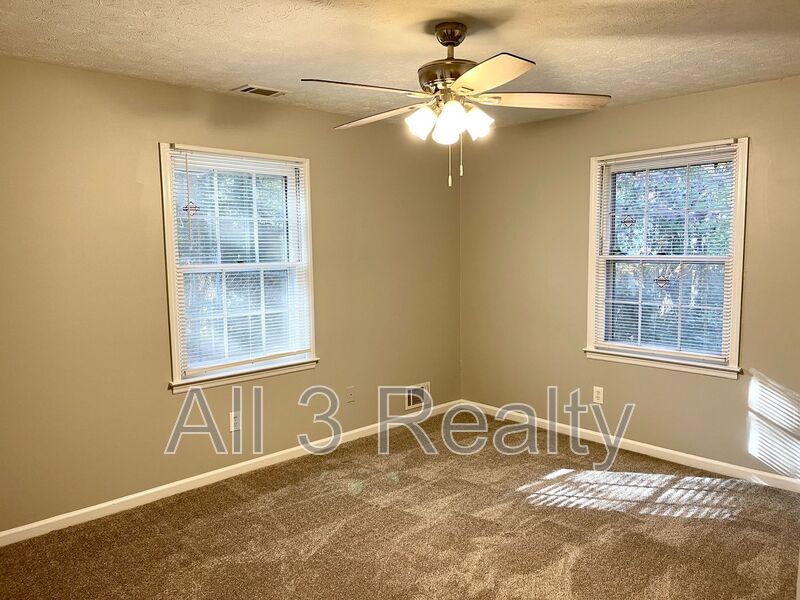 Welcome to this charming 3-bedroom, 1.5-bathroom home located in the vibrant community of Conyers, GA. property image