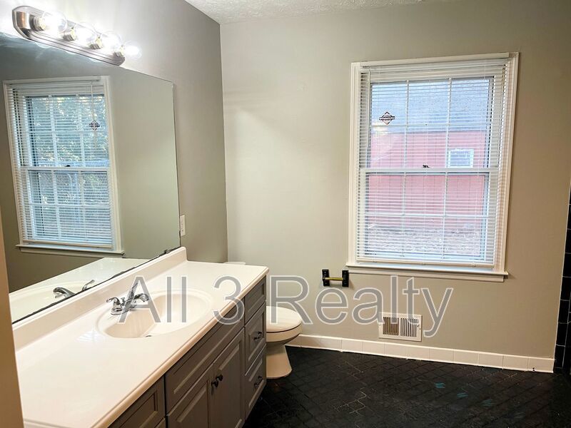 Welcome to this charming 3-bedroom, 1.5-bathroom home located in the vibrant community of Conyers, GA. property image