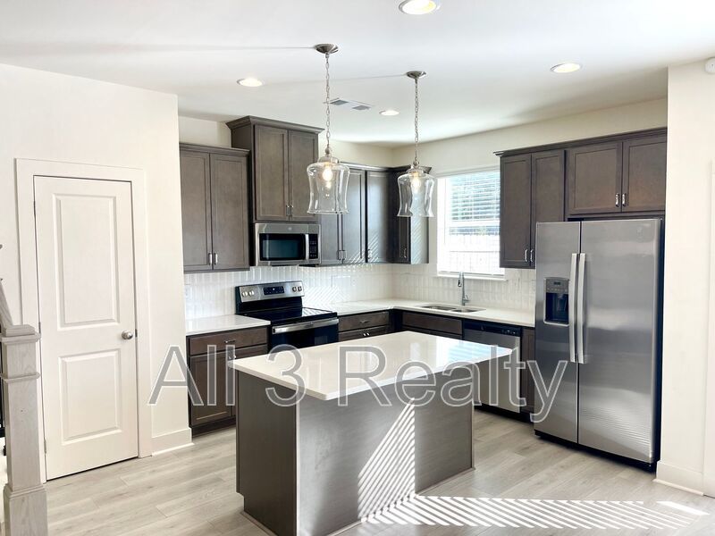 Welcome to this charming 3-bedroom, 2.5-bathroom home located in the vibrant community of Lithonia, GA. property image