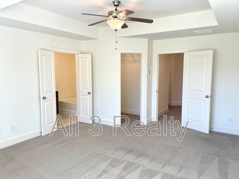 Welcome to this charming 3-bedroom, 2.5-bathroom home located in the vibrant community of Lithonia, GA. property image