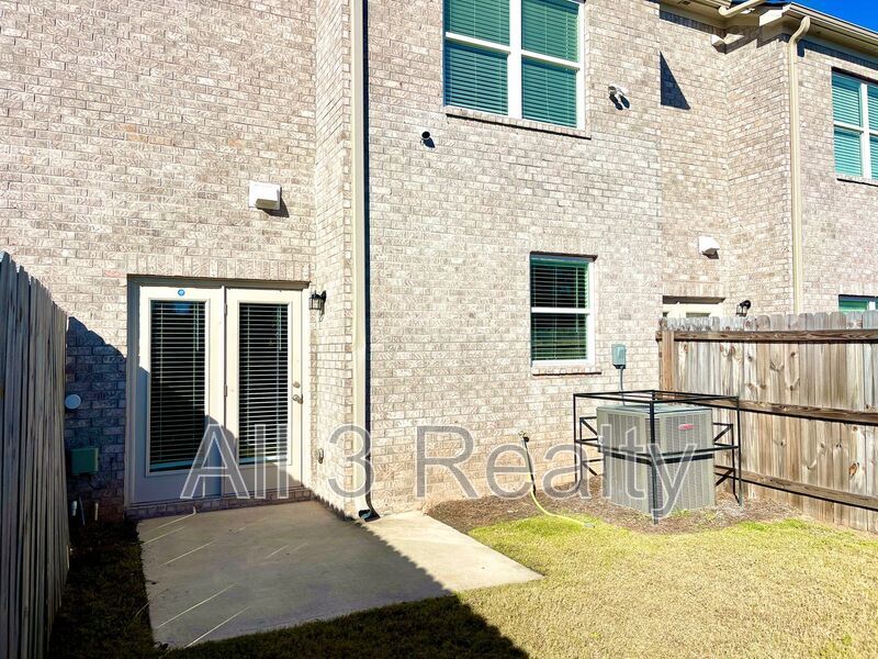 Welcome to this charming 3-bedroom, 2.5-bathroom home located in the vibrant community of Lithonia, GA. property image