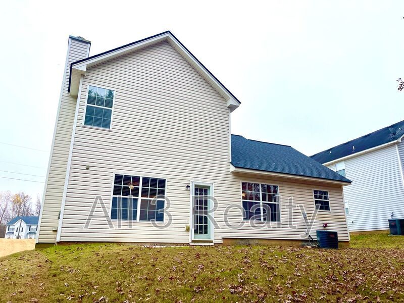 Welcome to this stunning two-story home located in the charming city of Fairburn, GA. property image