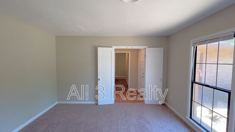 Beautiful 4-bedroom brick home property image