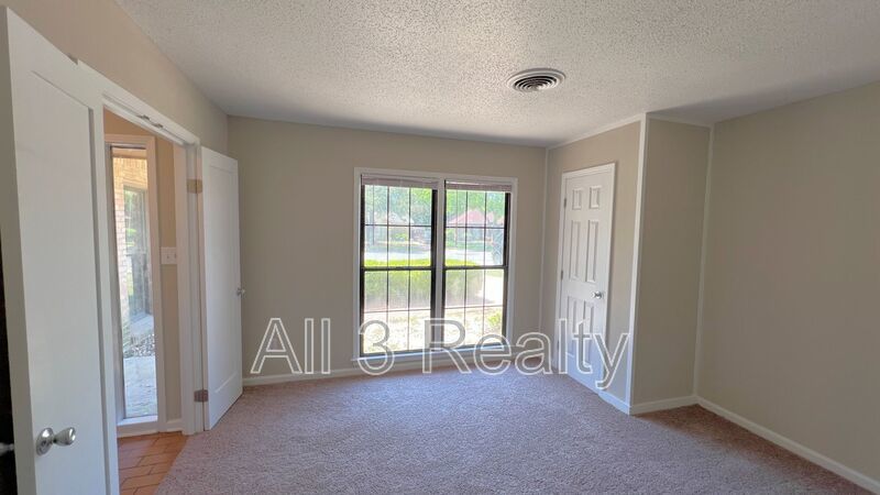 Beautiful 4-bedroom brick home property image