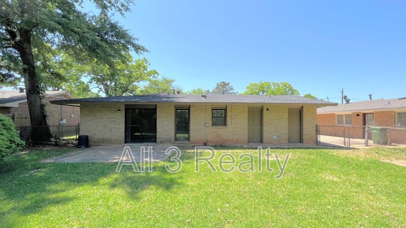 Beautiful 4-bedroom brick home property image