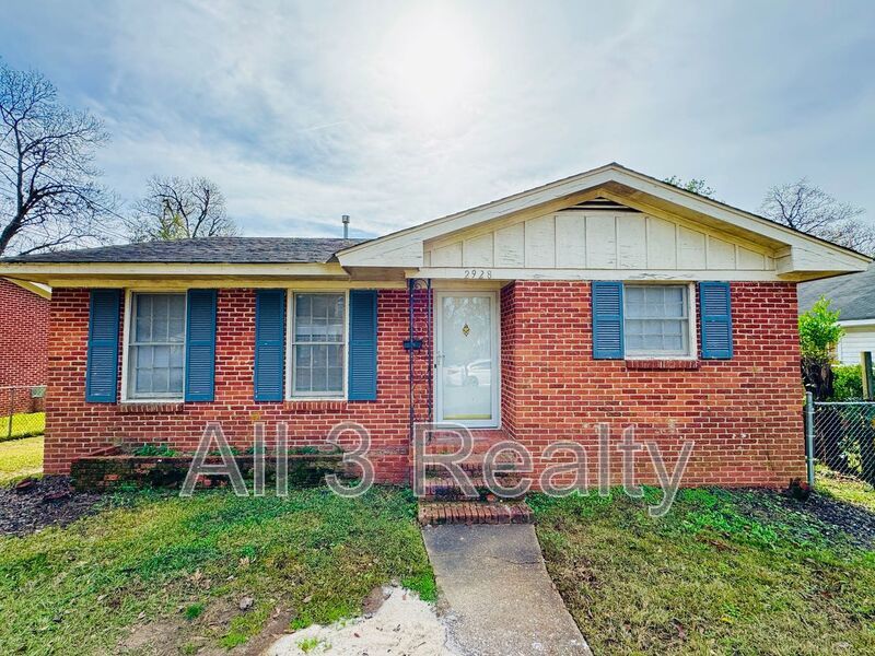 Charming 3-Bedroom Brick Home with Beautiful Hardwoods! property image