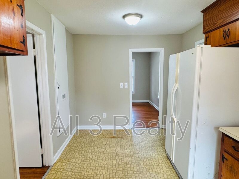 Charming 3-Bedroom Brick Home with Beautiful Hardwoods! property image