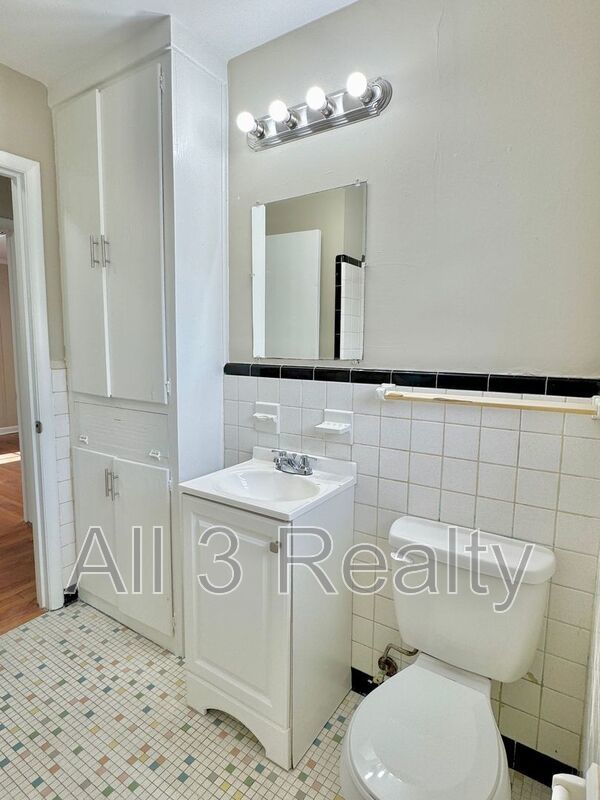 Charming 3-Bedroom Brick Home with Beautiful Hardwoods! property image