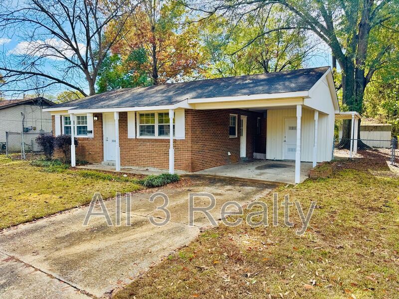 Charming 3-Bedroom Home with Cozy Living Spaces! property image