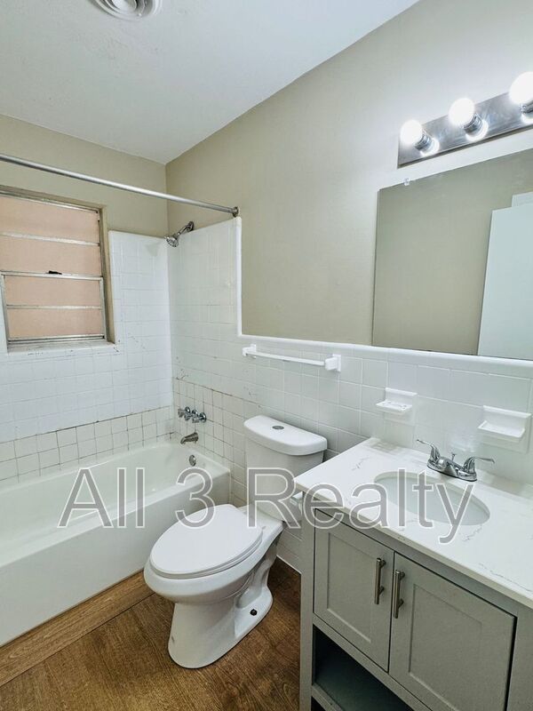 Charming 3-Bedroom Home with Cozy Living Spaces! property image