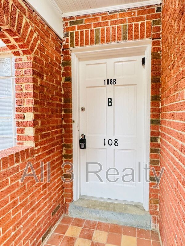 Beautiful 2 Bedroom / 1 Bath property image