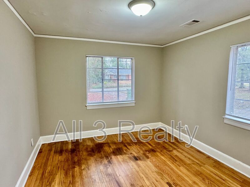 Beautiful 2 Bedroom / 1 Bath property image