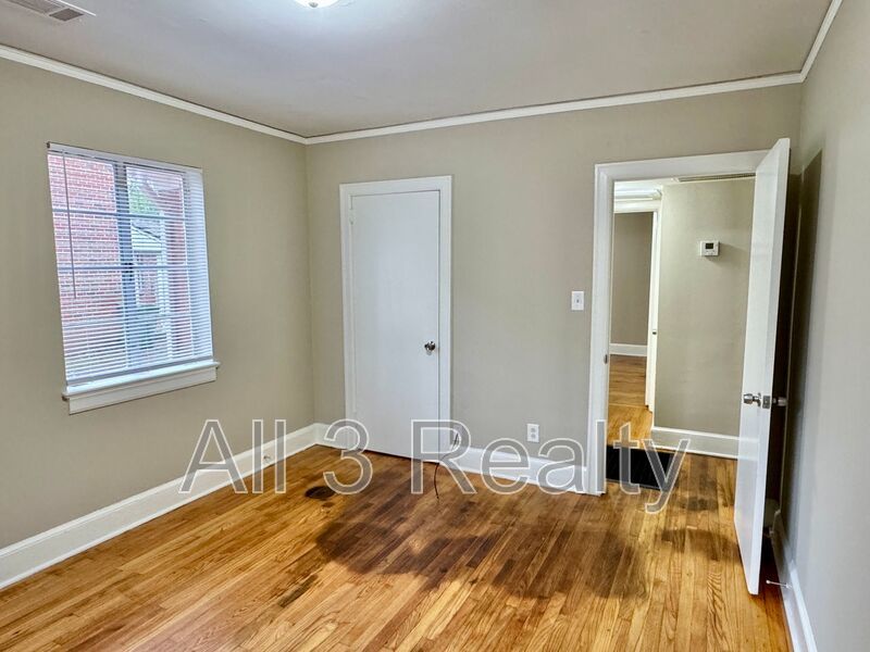 Beautiful 2 Bedroom / 1 Bath property image