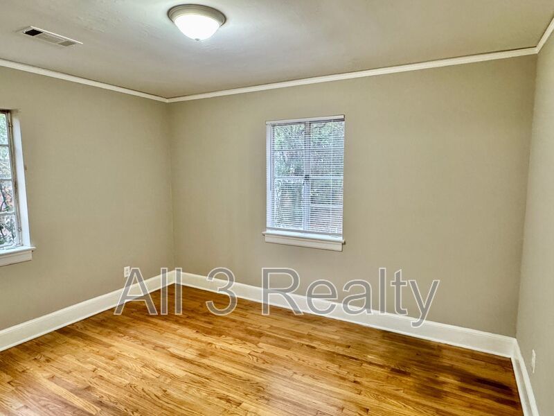 Beautiful 2 Bedroom / 1 Bath property image