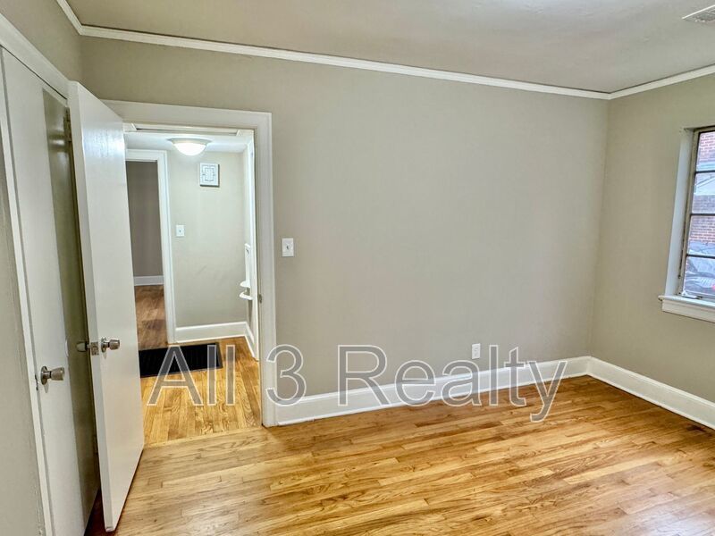 Beautiful 2 Bedroom / 1 Bath property image