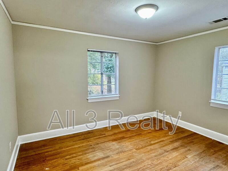 2-Bedroom BEAUTIFUL BRICK DUPLEX!!! property image