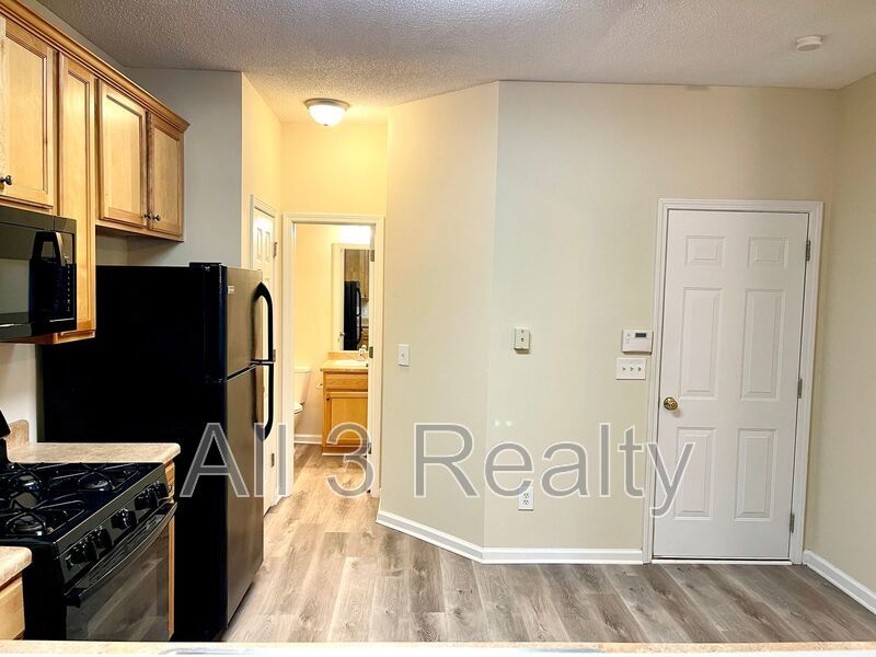 Welcome to this stunning two-story home located in the vibrant community of Newnan, GA. property image