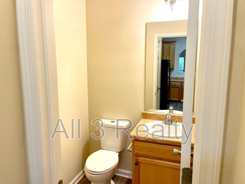 Welcome to this stunning two-story home located in the vibrant community of Newnan, GA. property image