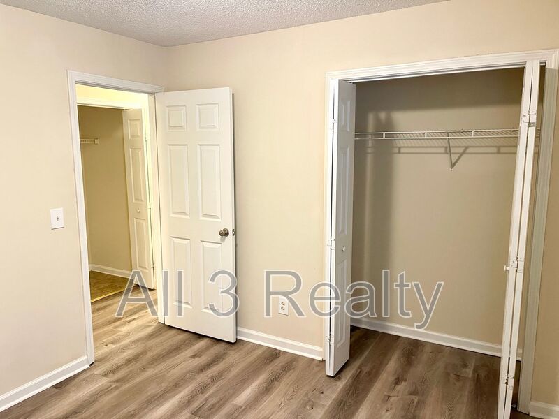 Welcome to this stunning two-story home located in the vibrant community of Newnan, GA. property image