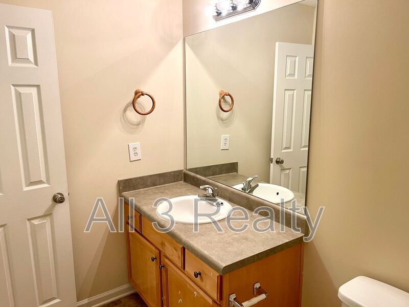 Welcome to this stunning two-story home located in the vibrant community of Newnan, GA. property image