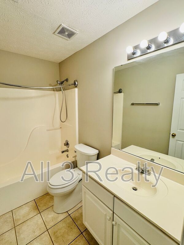 Charming 3-Bedroom, 2-Bath Home in Desirable Deer Creek! property image