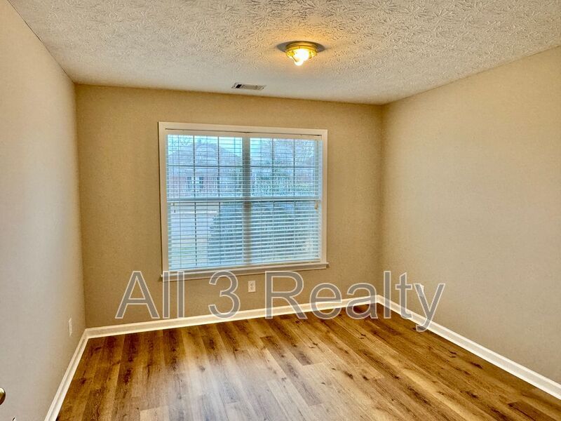 Charming 3-Bedroom, 2-Bath Home in Desirable Deer Creek! property image