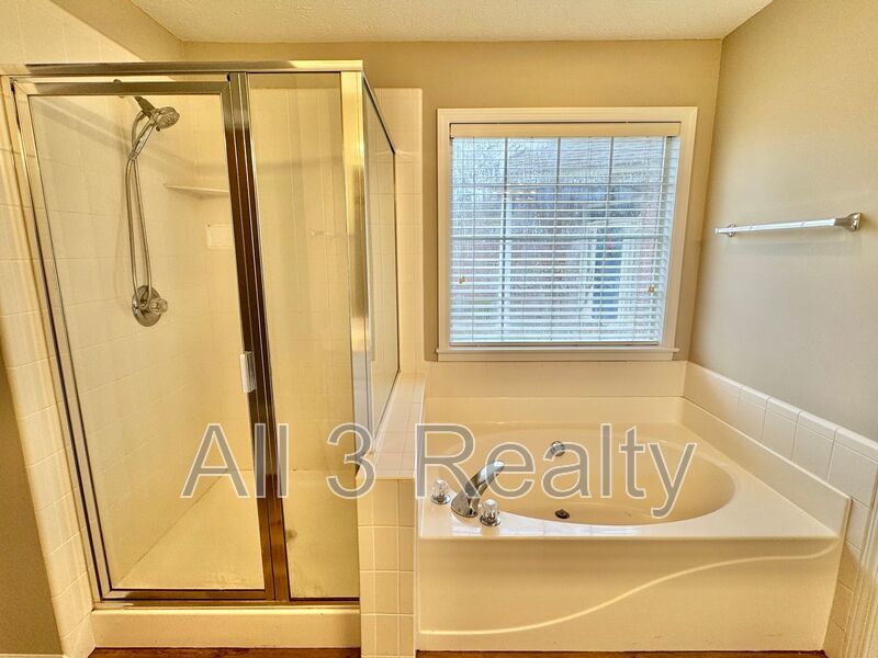 Charming 3-Bedroom, 2-Bath Home in Desirable Deer Creek! property image