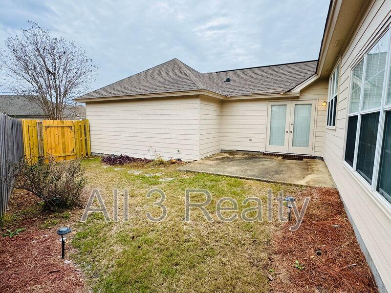 Charming 3-Bedroom, 2-Bath Home in Desirable Deer Creek! property image